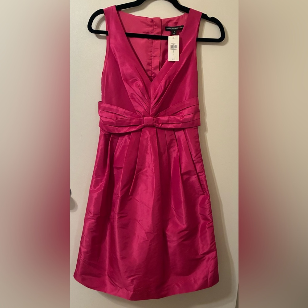 NWT “Mad Men” Banana Republic Fuschia Silk V-Neck Betty Dress 50s 60s Retro 0 - Picture 2 of 12